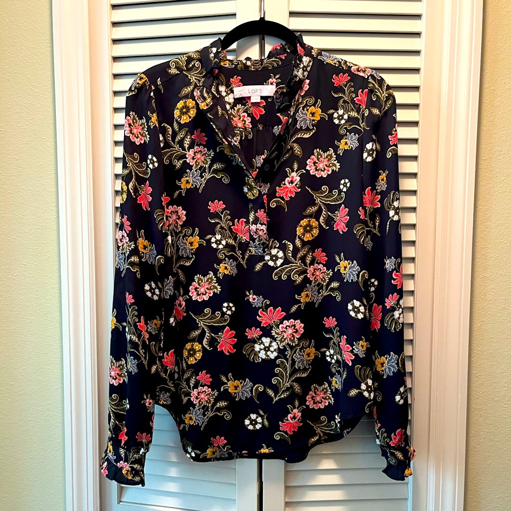 Loft Botanical print Shirt size XS